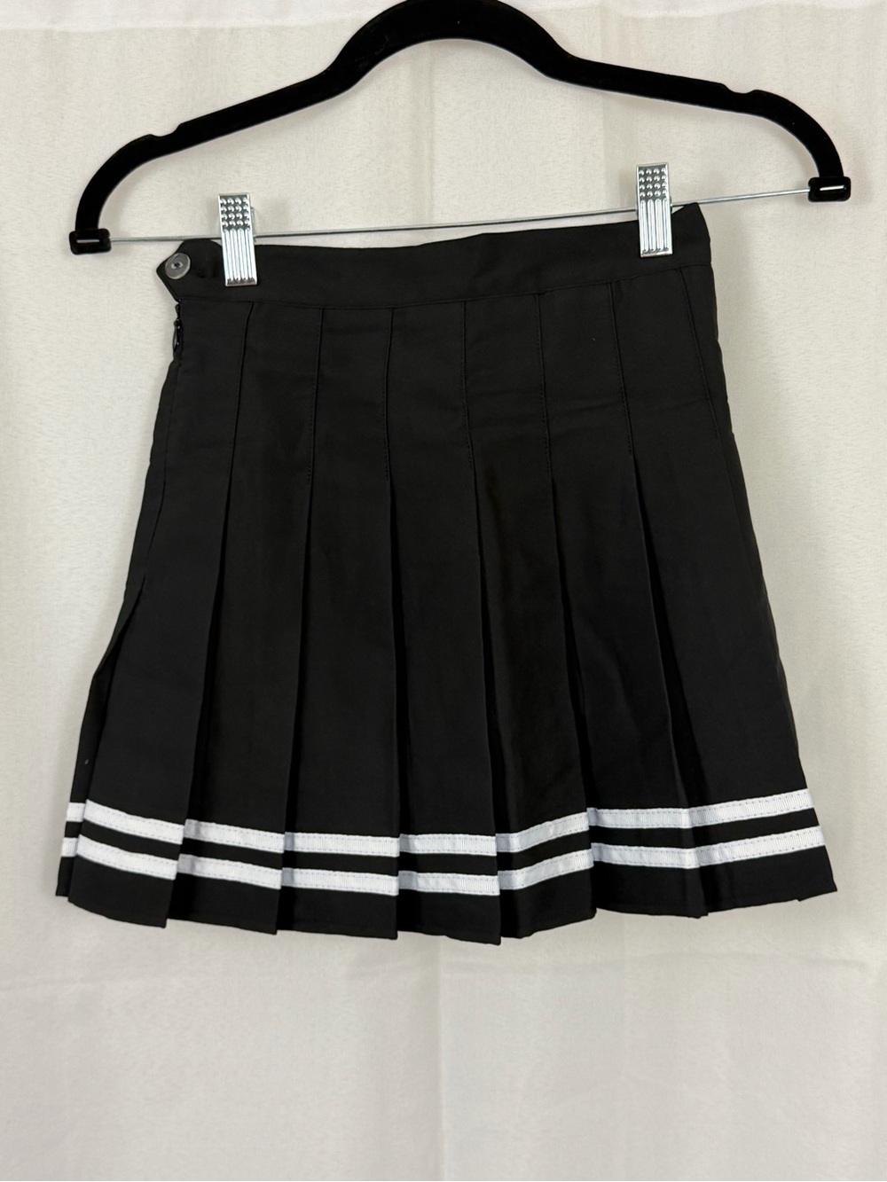 Classic Black Pleated Skort with White Stripe Detail Size 150(10-11yr). NWT